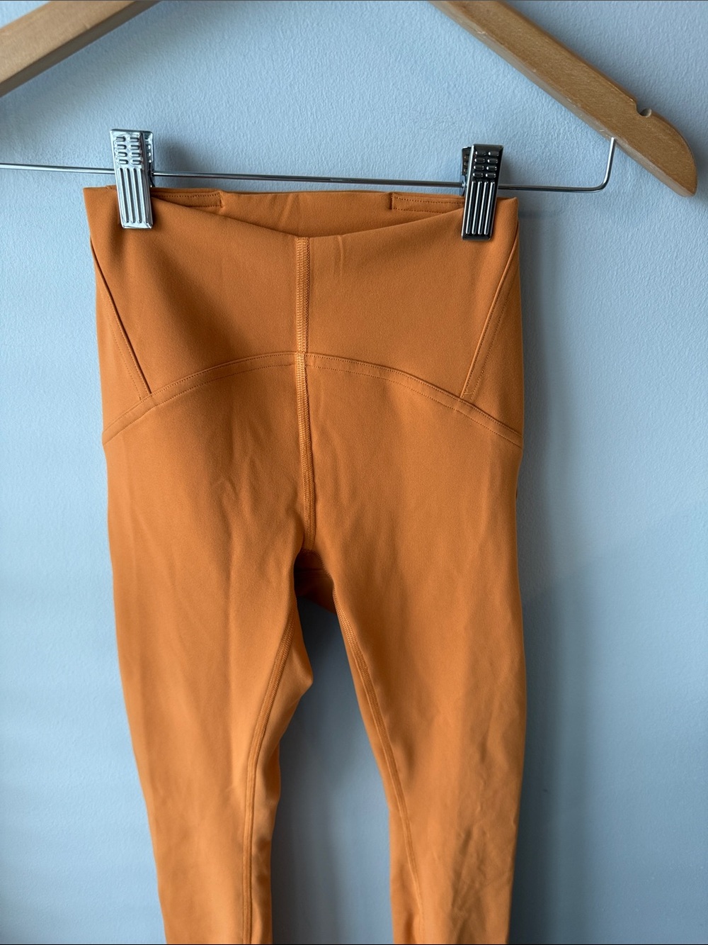 Lululemon InStill High-Rise Tight 25” in Autumn Orange - Picture 6 of 11